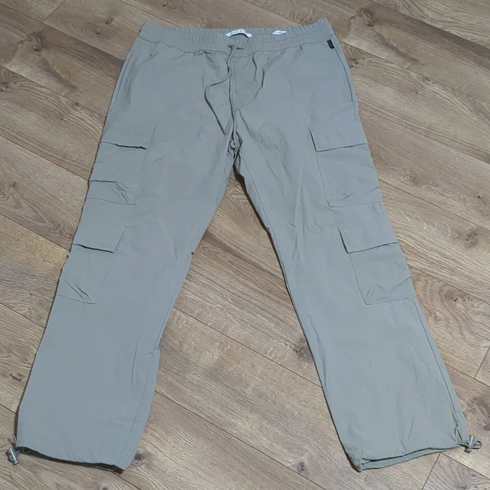 Men's PacSun Performance stright Pants Size L